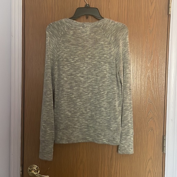 Black and gray sweater - Picture 2 of 2